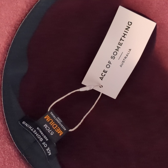 NWT ACE OF SOMETHING Women's WOOL HAT - M - Picture 4 of 5